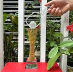 Cúp Pickleball Kim loại xoắn vàng có quả cầu