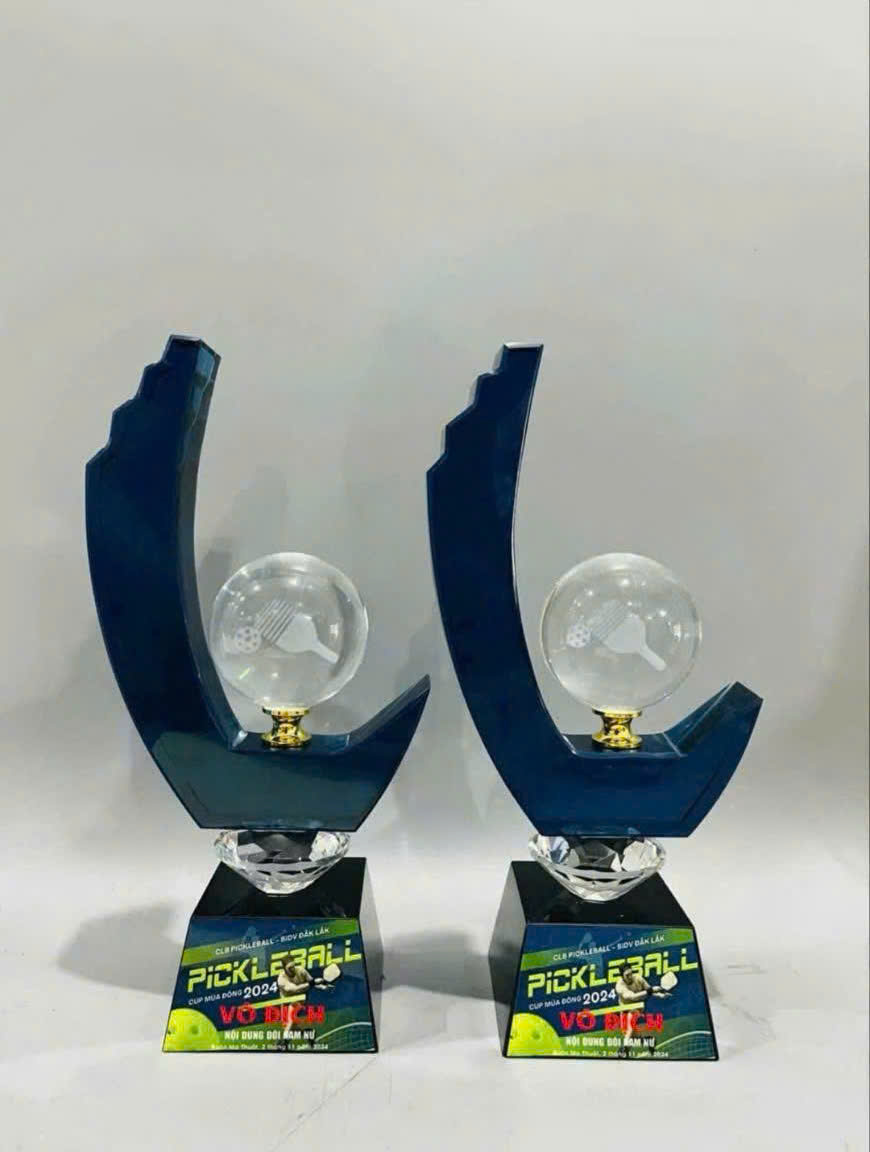 Cúp Pickleball Vầng Trăng Xanh Lam